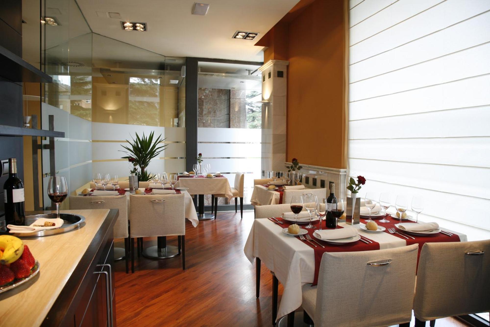 Hotel Mieres Del Camino المظهر الخارجي الصورة