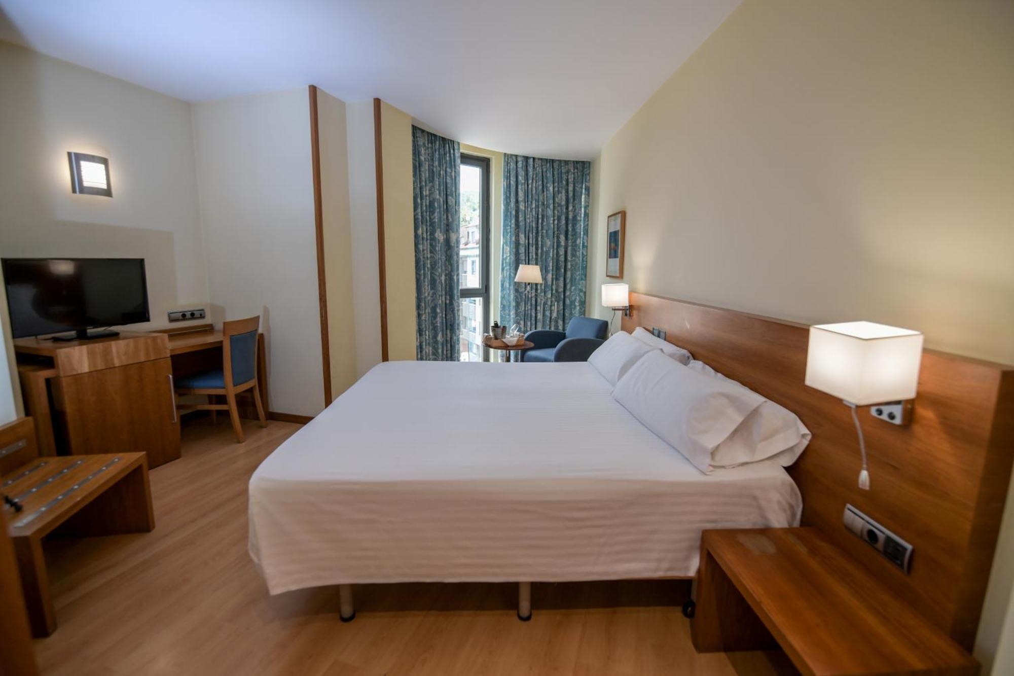 Hotel Mieres Del Camino المظهر الخارجي الصورة