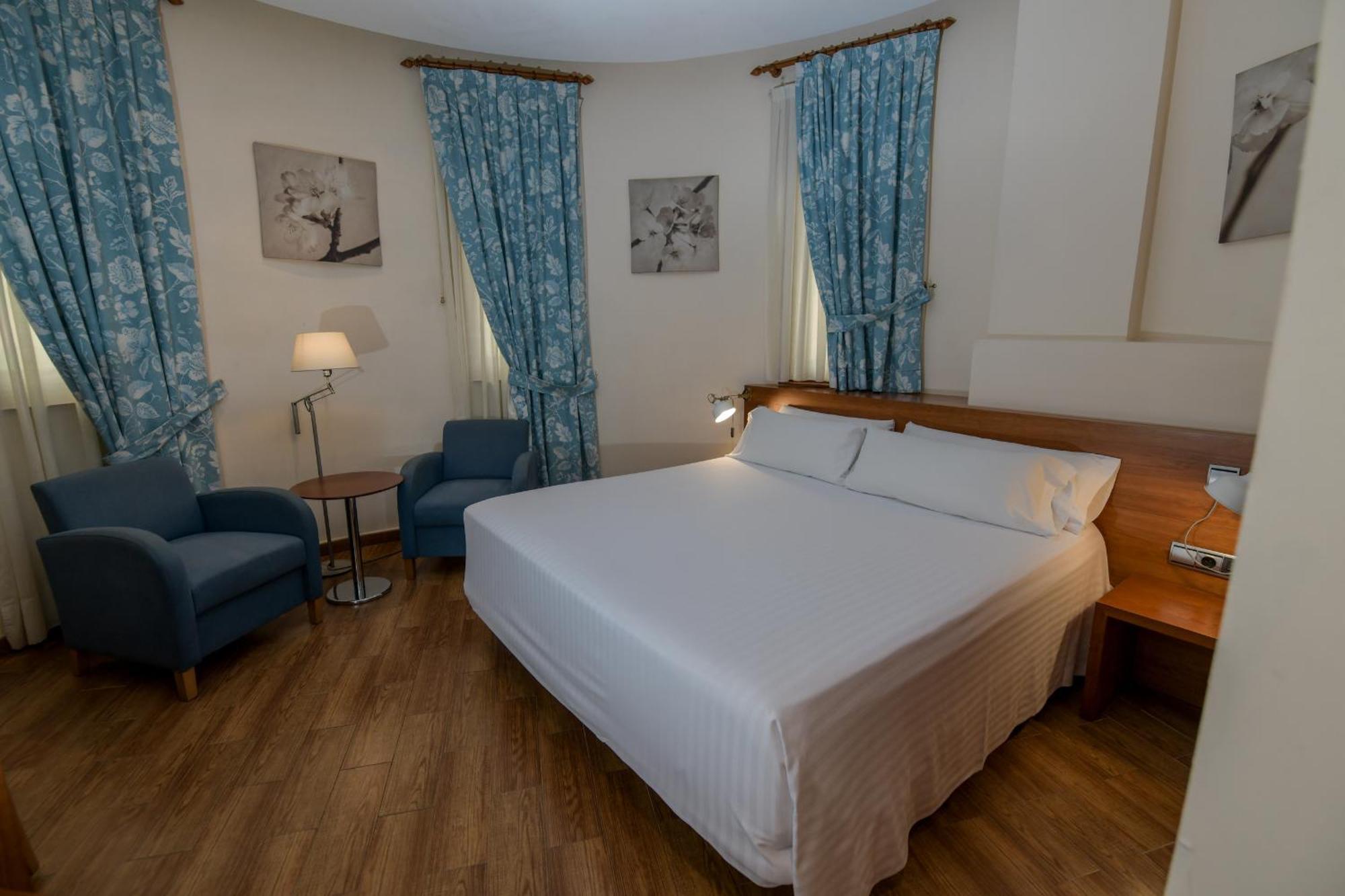 Hotel Mieres Del Camino المظهر الخارجي الصورة